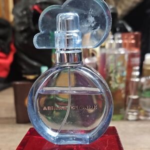 Ariana Grande Cloud Blue Perfume